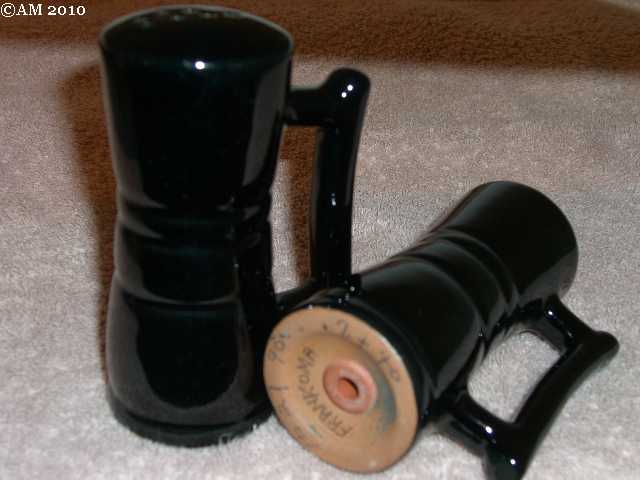 Ringed shakers glazed black